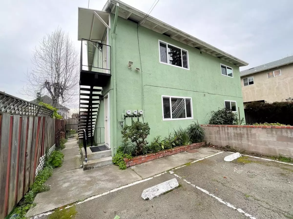 2122 Encinal Ave. photo 2