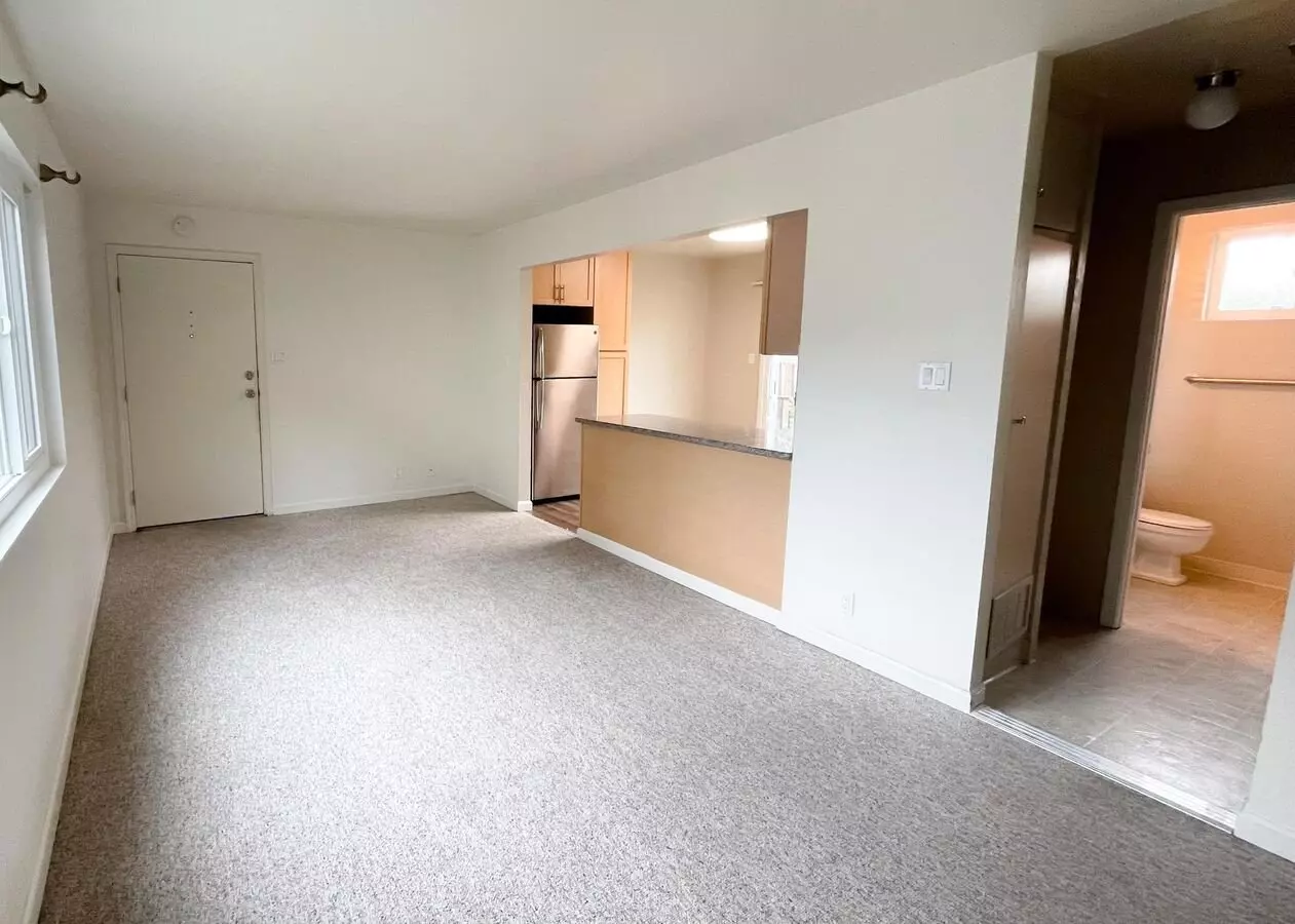 2122 Encinal Ave. photo 5