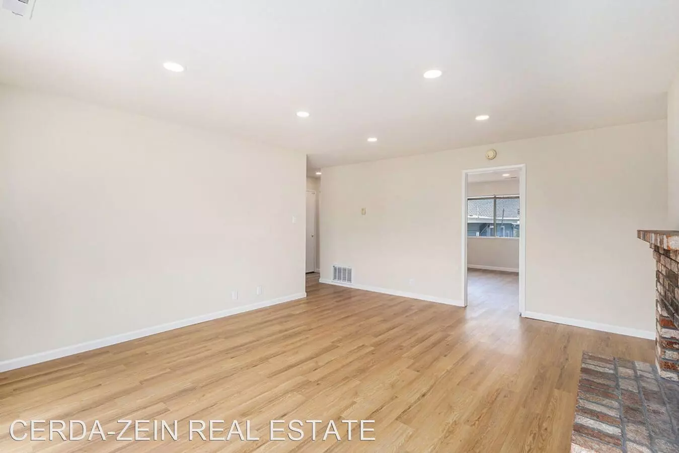 ENCINAL AVE 2133 photo 2