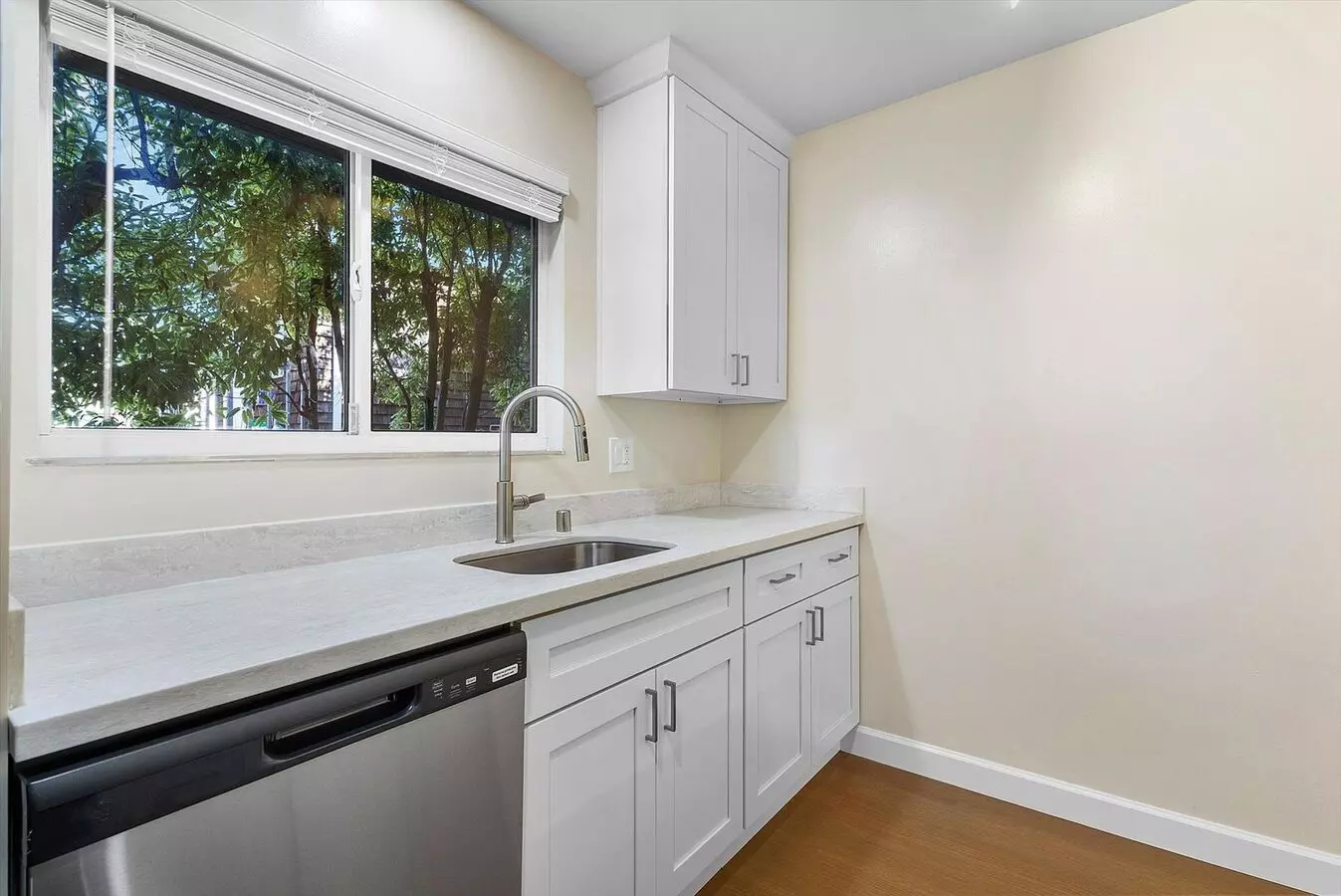 2150 Santa Clara Ave #g photo 4