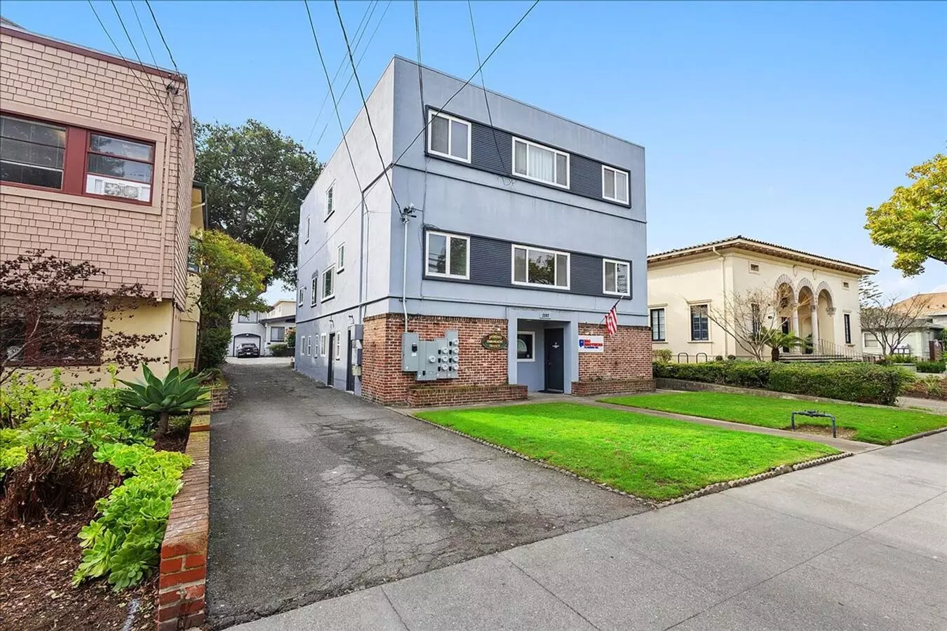 2234 Santa Clara Ave #b photo 3