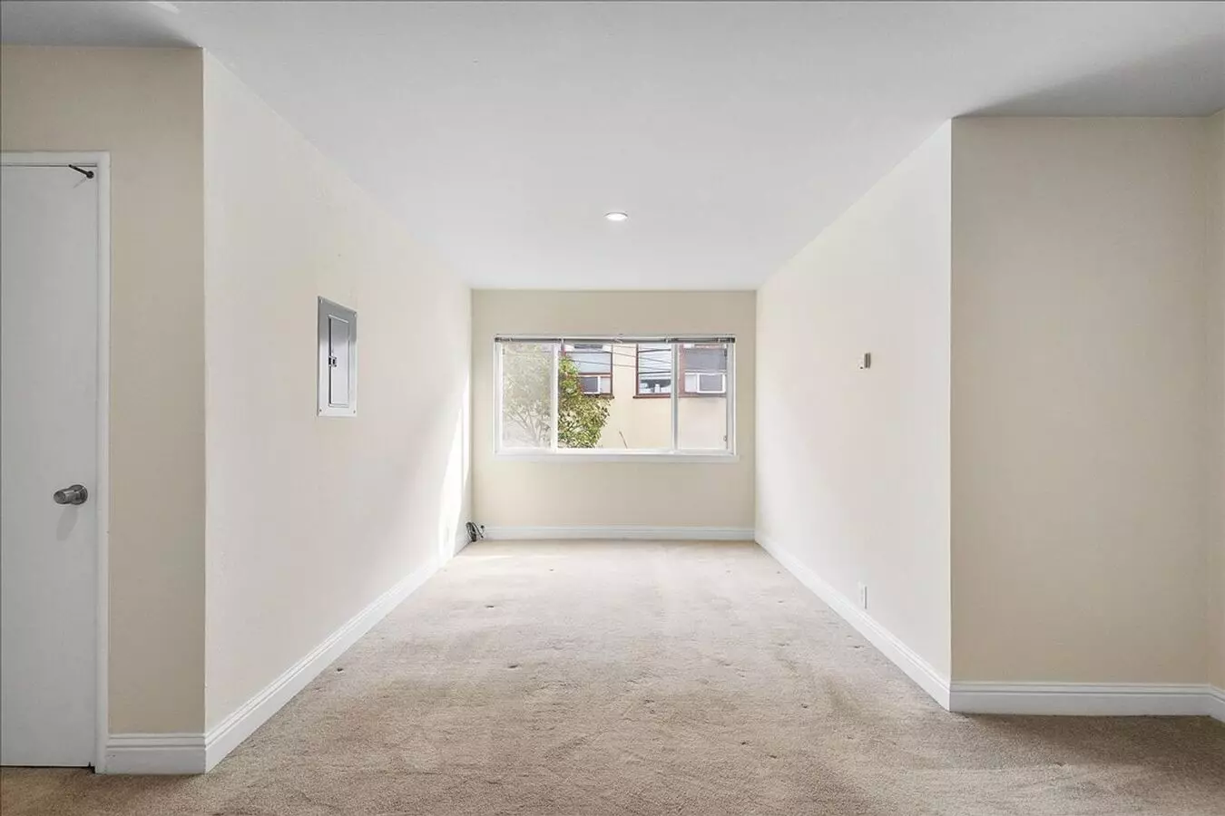 2234 Santa Clara Ave #b photo 2