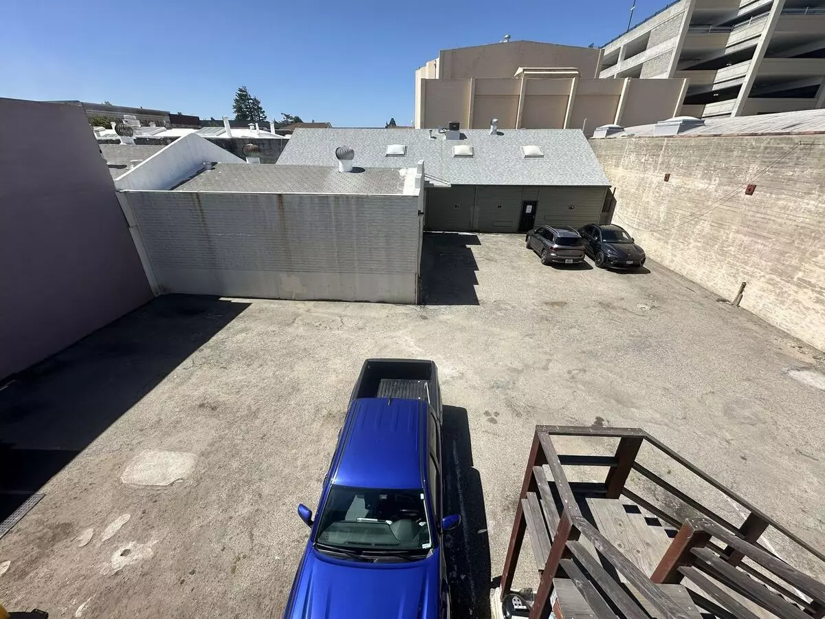 2318 Santa Clara Ave E photo 5