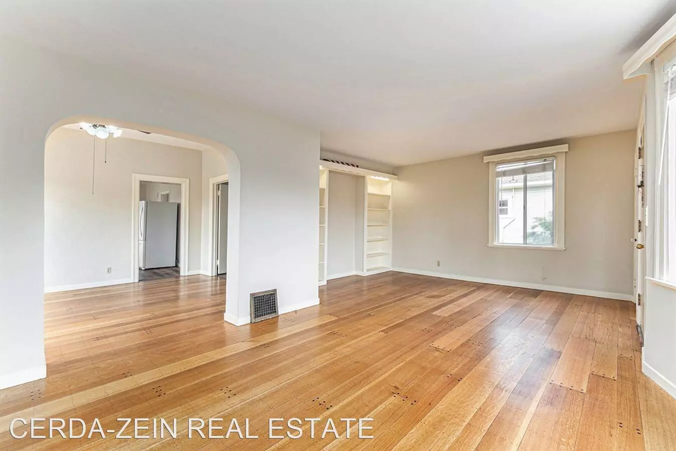 301 Lincoln Ave photo 2