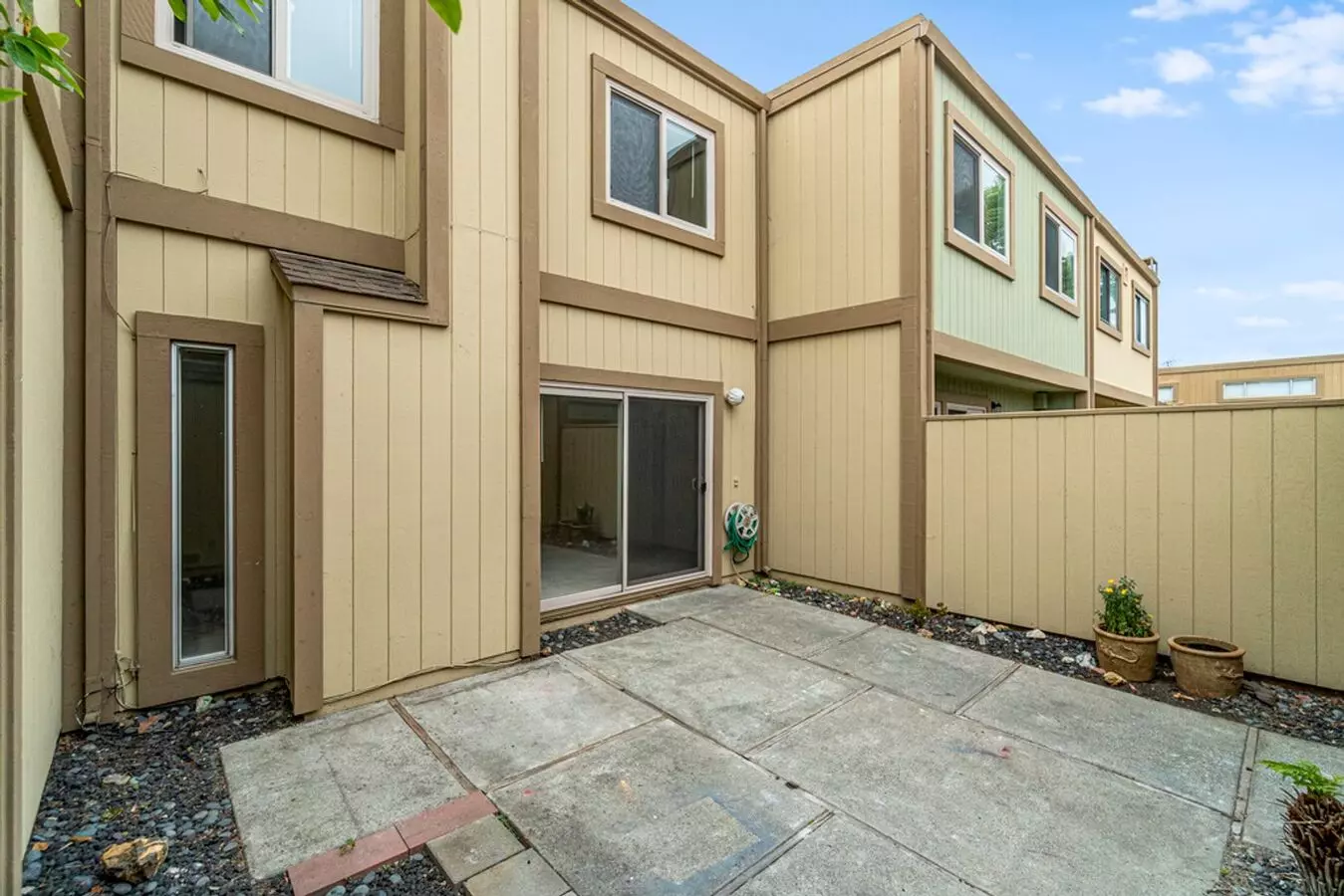 3158 Phoenix Lane