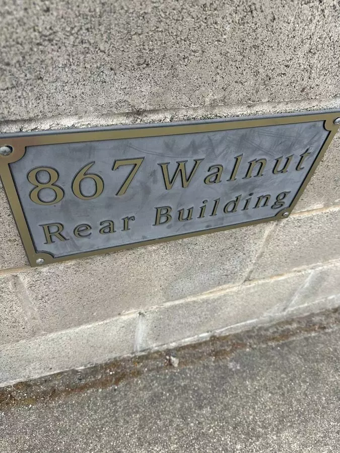 WALNUT ST 863-867 photo 5
