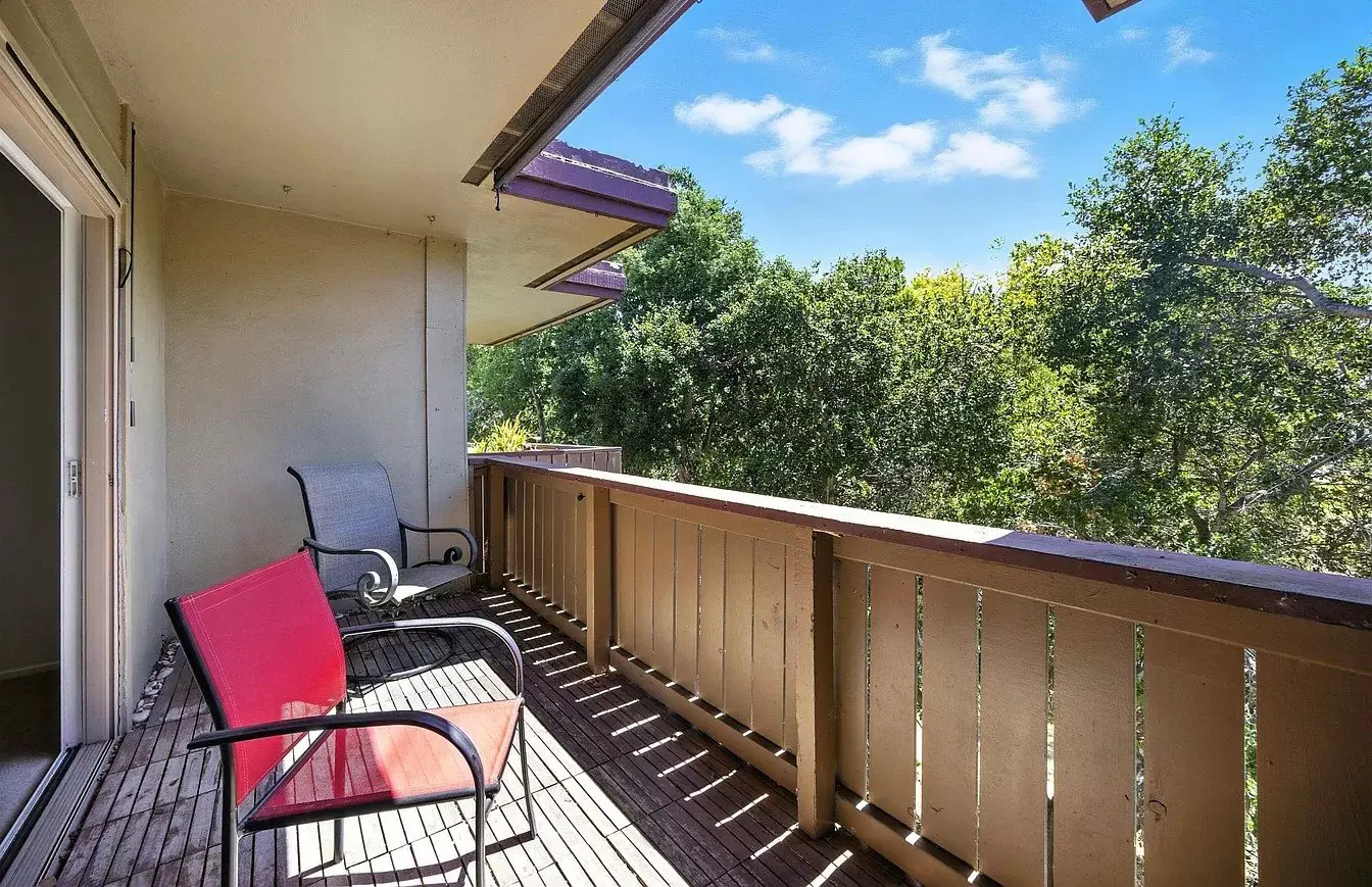 1321 Webster Street #D306 - Studio | 1 bathroom | Condo photo 2