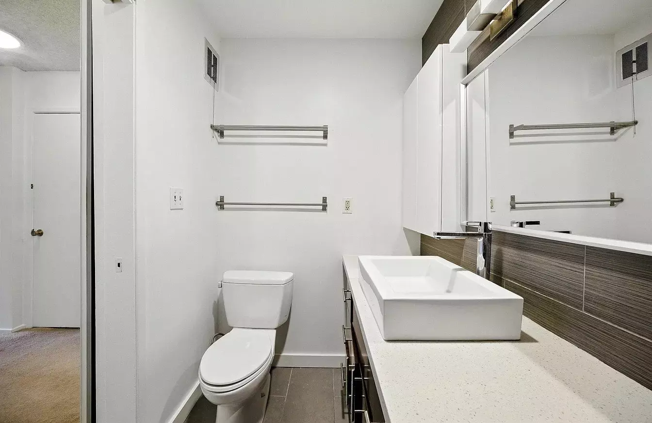 1321 Webster Street #D306 - Studio | 1 bathroom | Condo photo 5