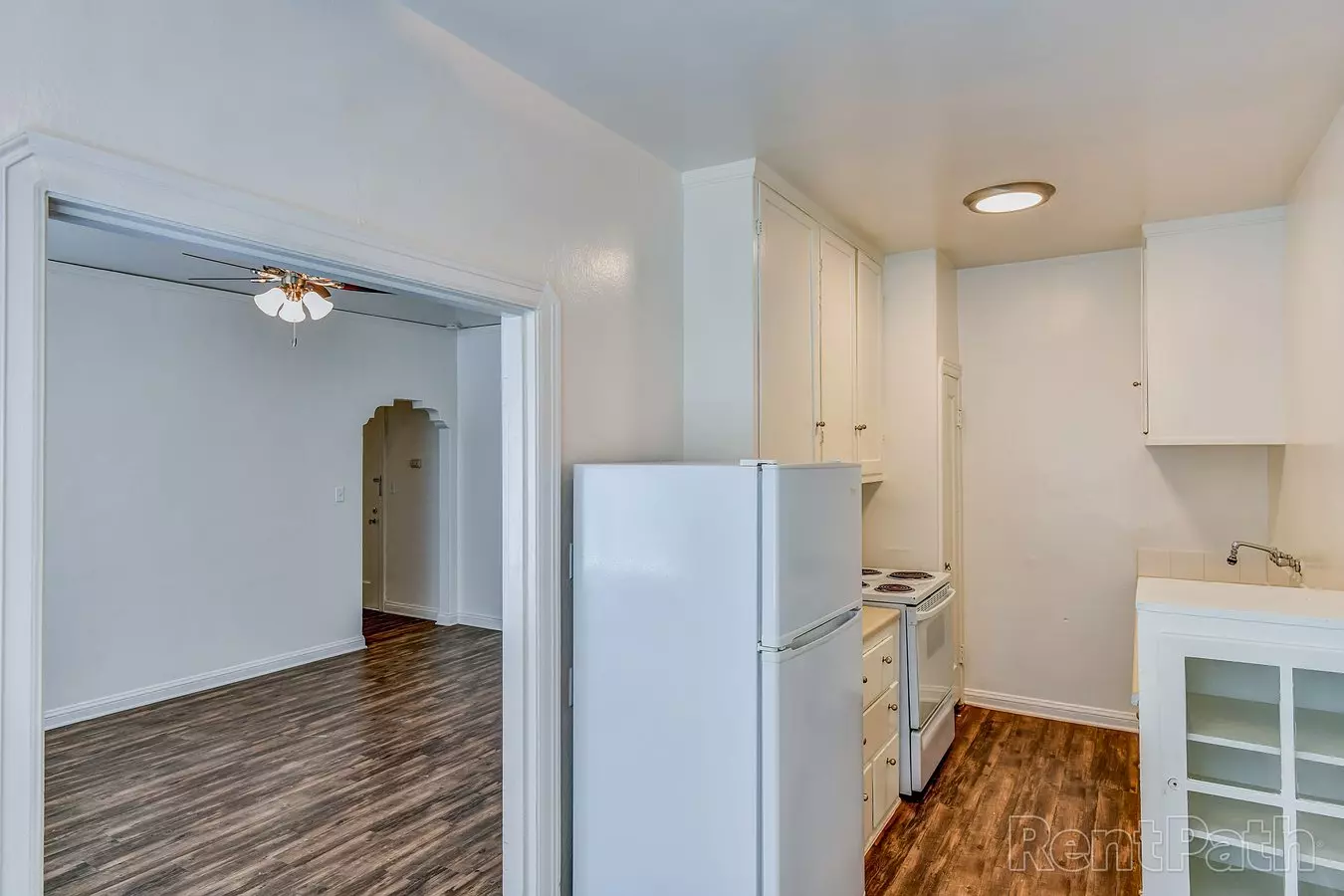 Park Regent Apartments photo 2