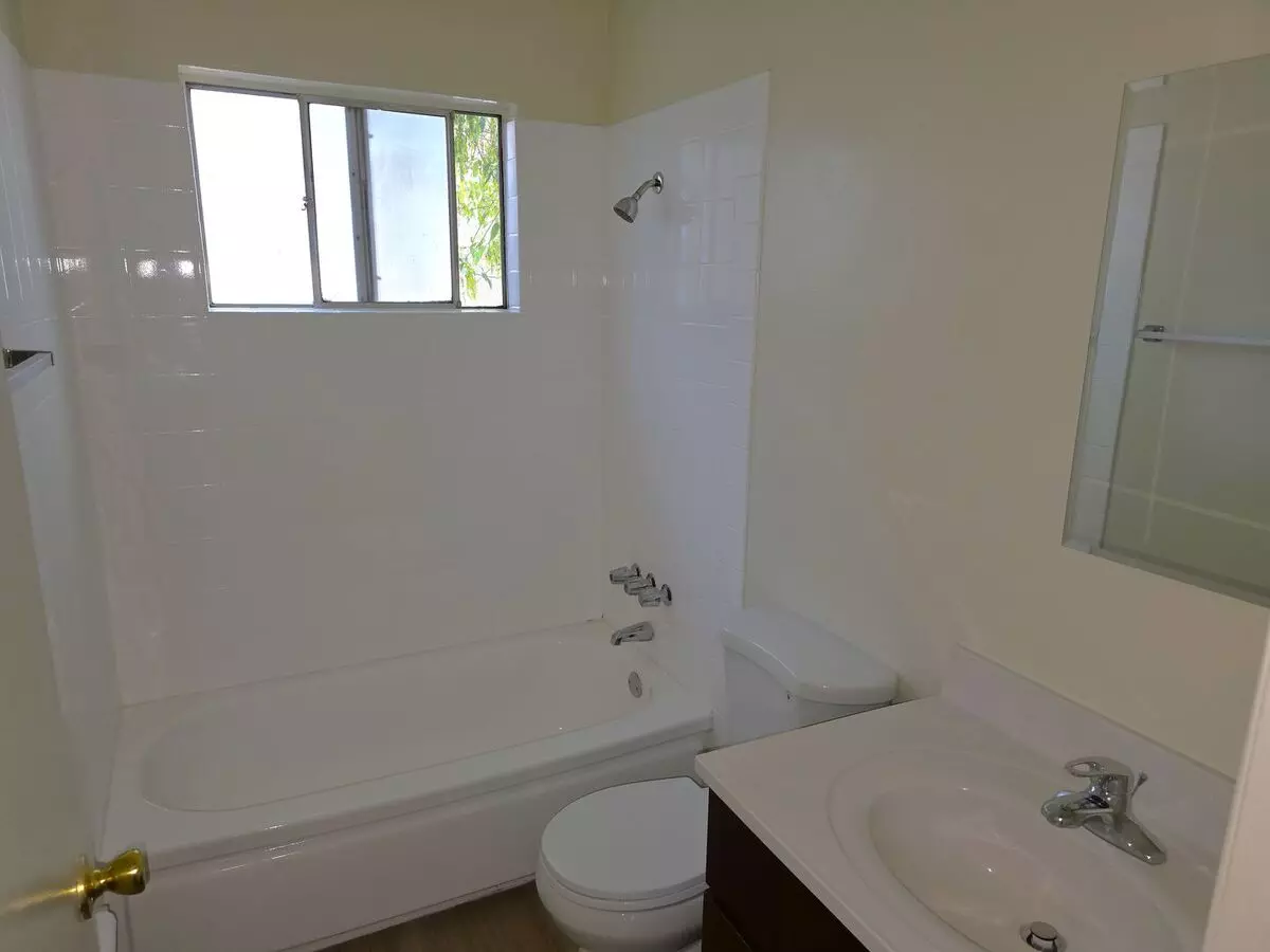 Spacious, Newly Remodeled, One Bedroom Apartment photo 5