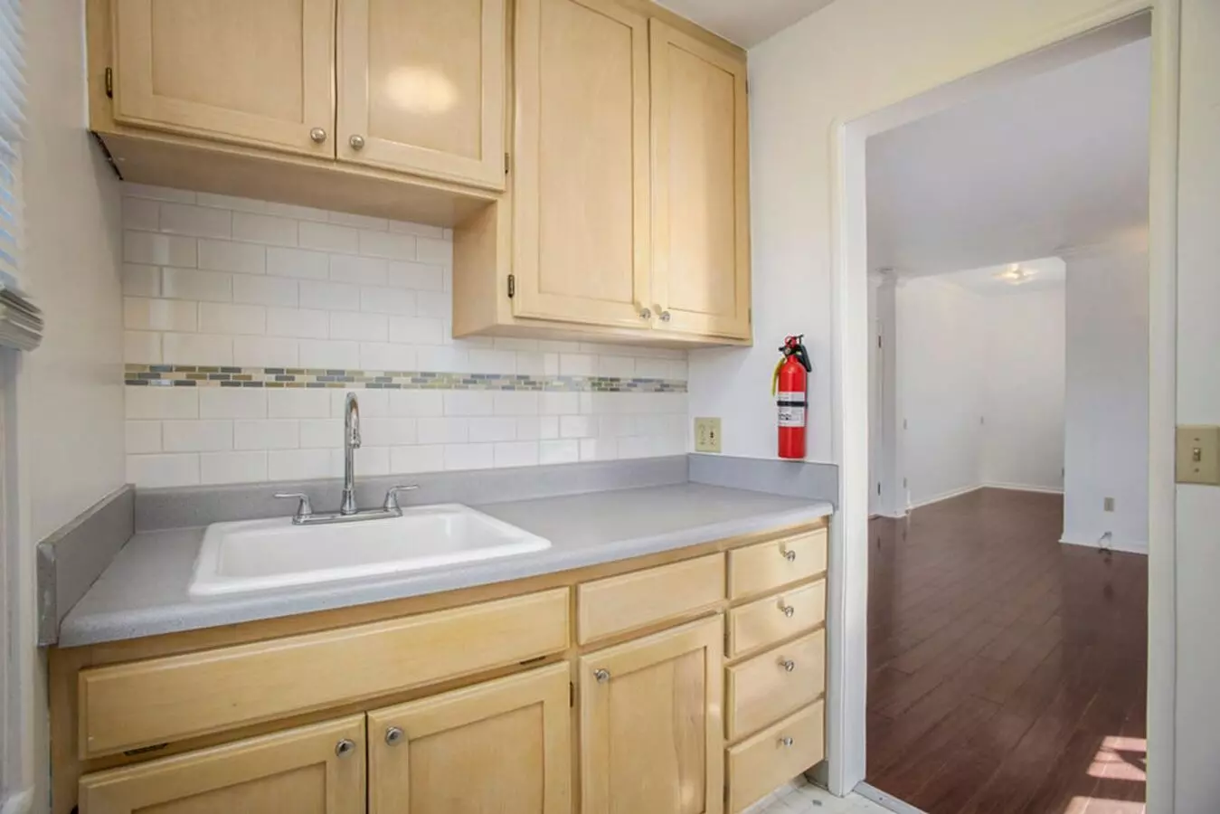 Santa Clara Ave 2149 photo 5