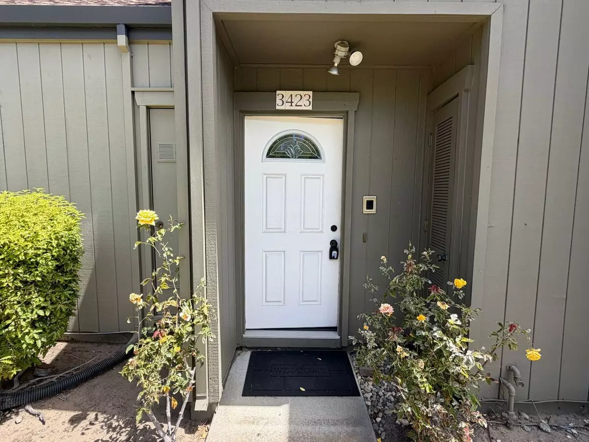 4BR/3BA Apartment on Catalina Ave · Alameda photo 3