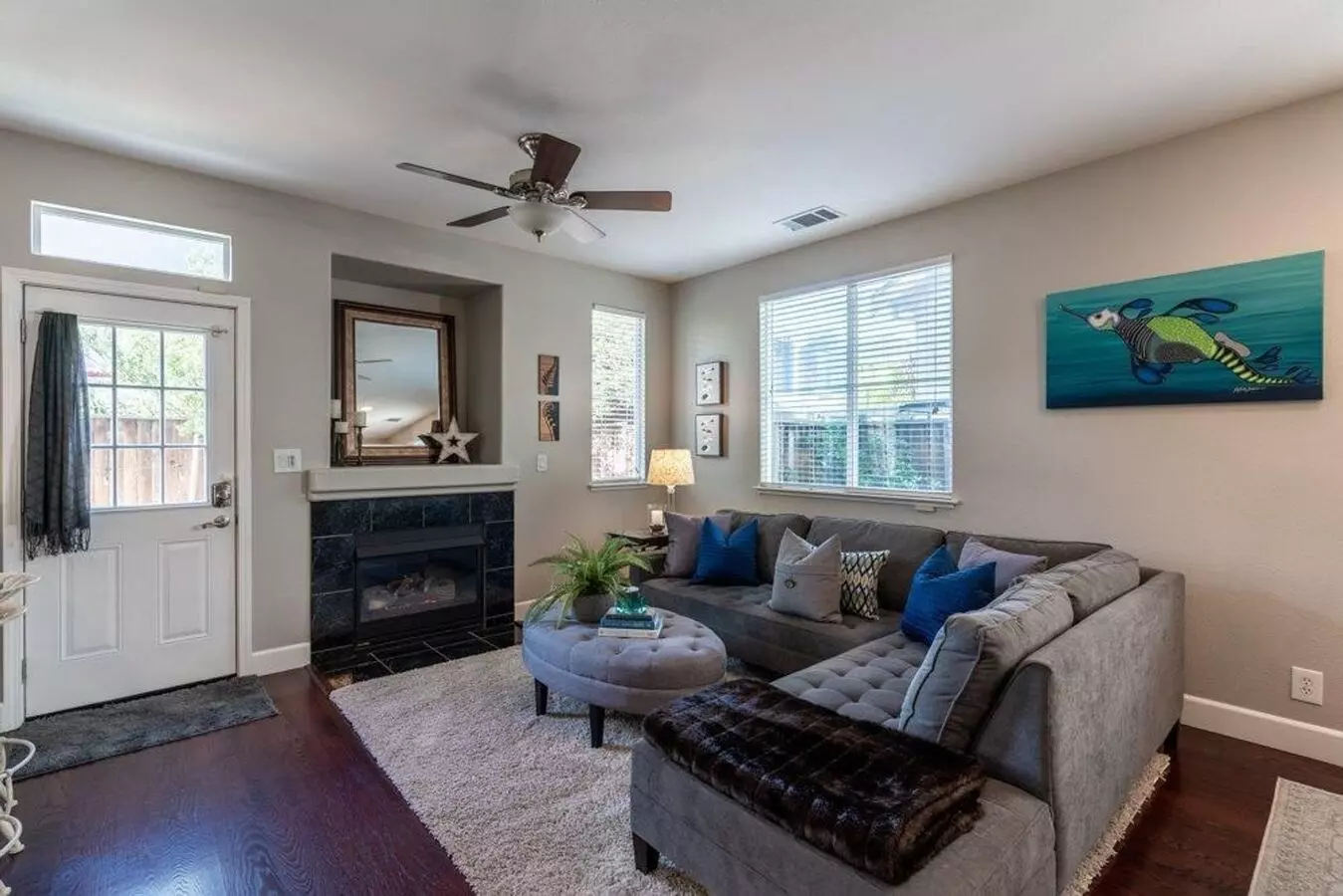 Stunning Updated Alameda Home W/ Backyard Deck &amp; Custom Features photo 3