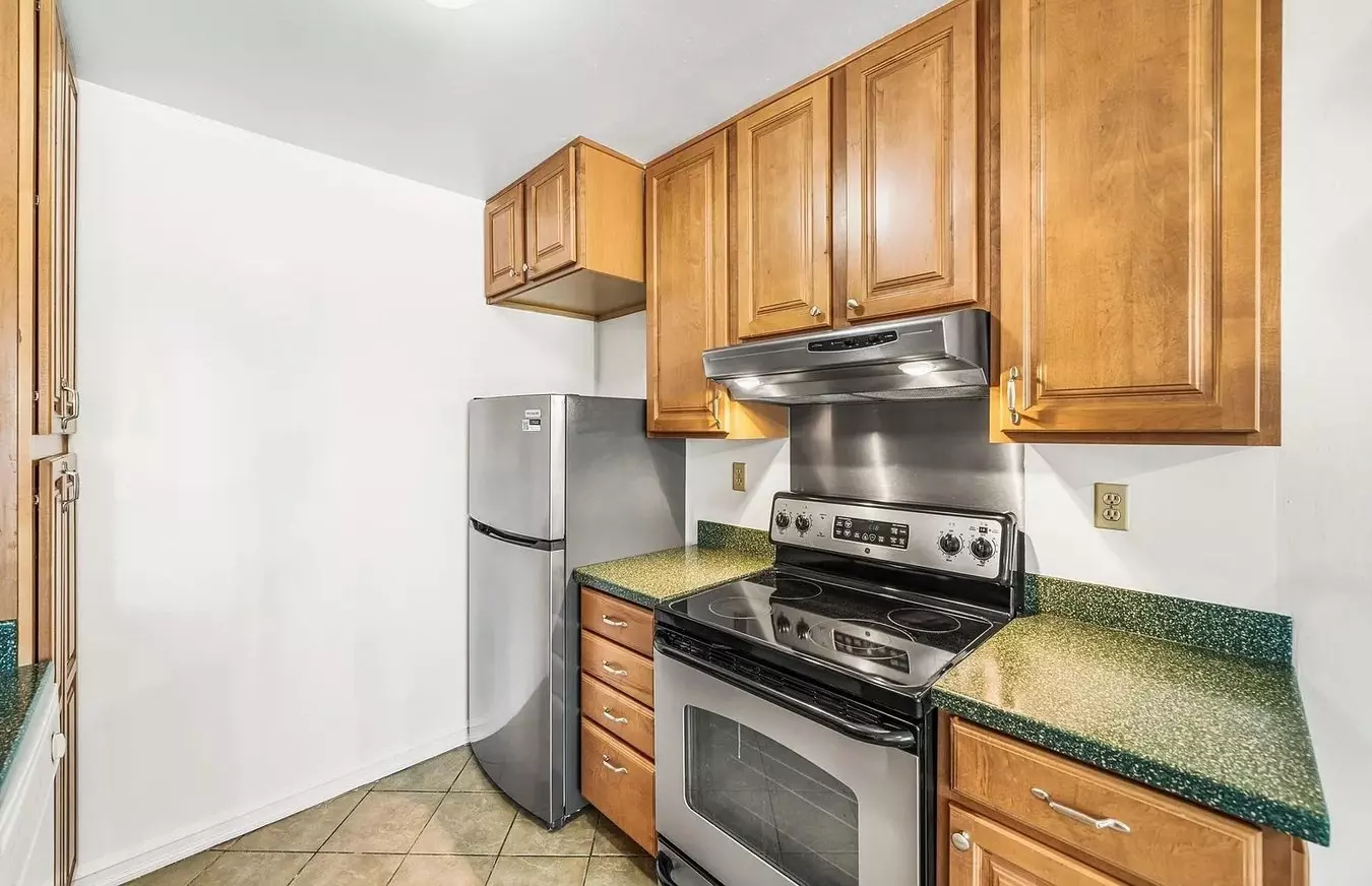 This Light And Bright 3rd-level Corner Unit Condo photo 5