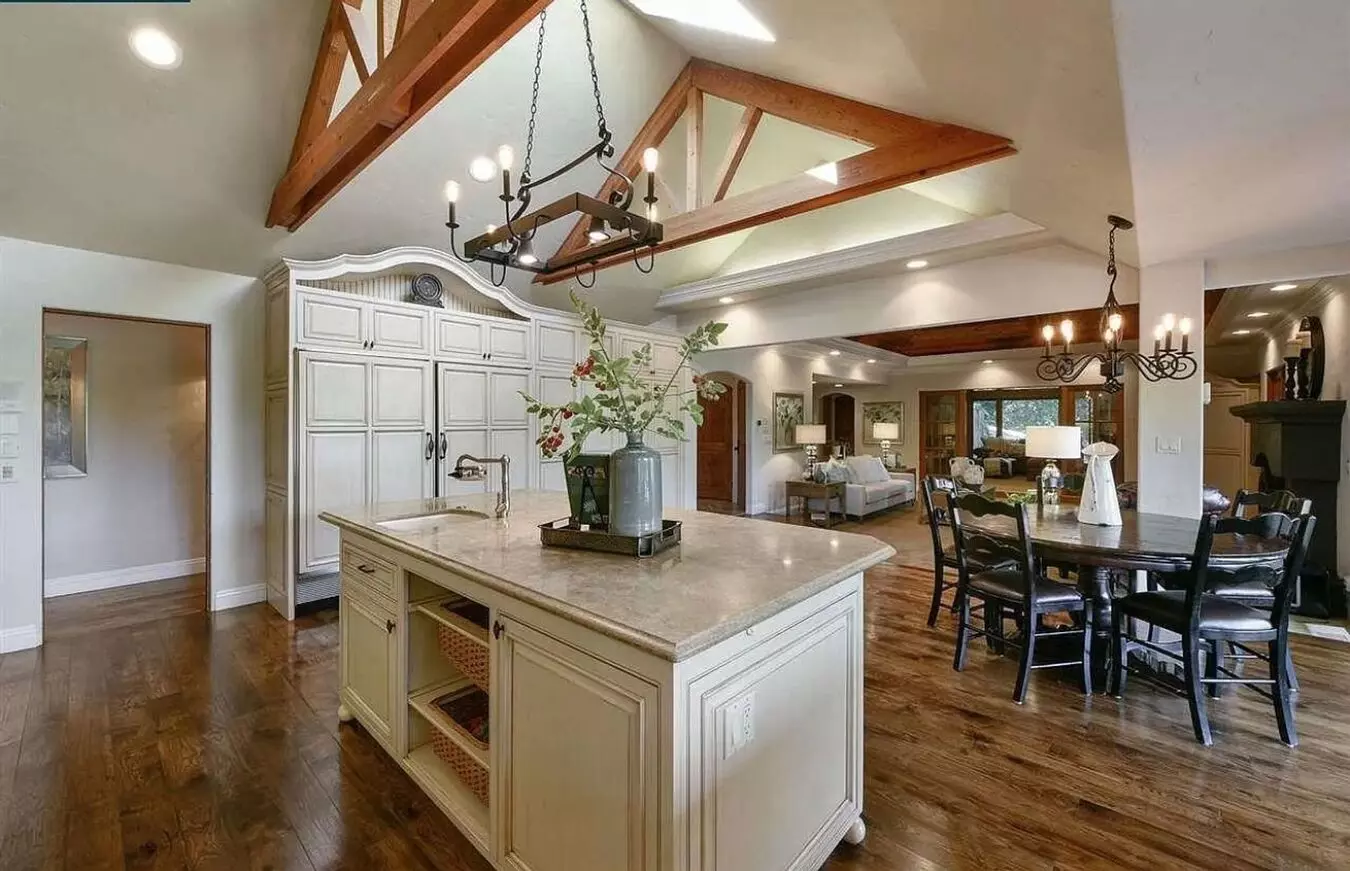 5 Bed 5 Bath Alamo Estate photo 4