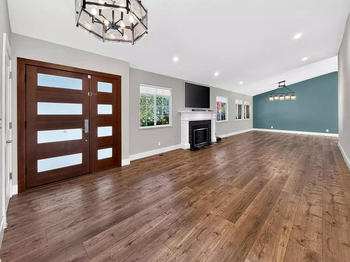 Gorgeous 4 Bedroom Plus Spacious Bonus Room With Pool In Desired Alamo Neighborhood Available Now! photo 5