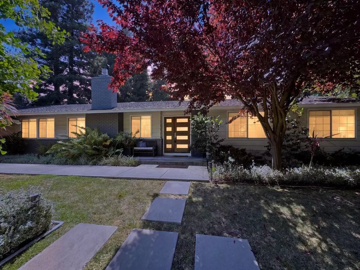 Gorgeous 4 Bedroom Plus Spacious Bonus Room With Pool In Desired Alamo Neighborhood Available Now! photo 2