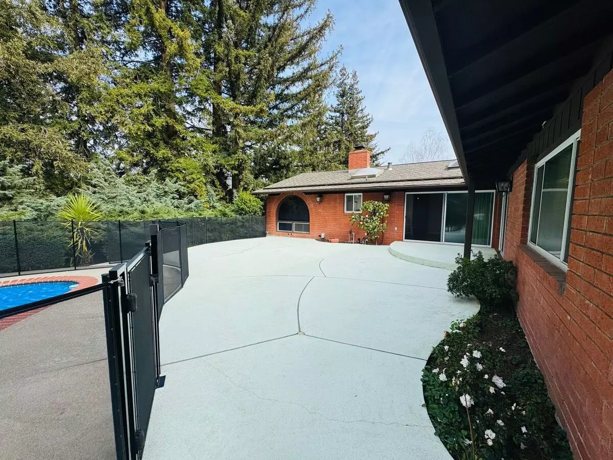 62 Winding Glen