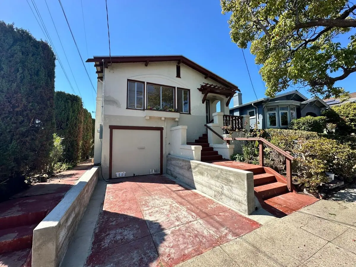 Charming 2br/2ba Albany Home With Garage & Updated Kitchen