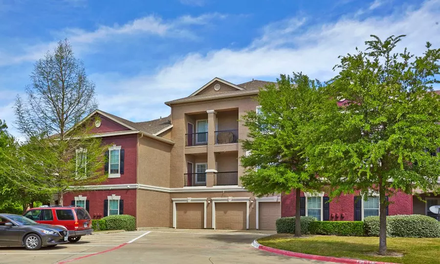 711 Bray Central Drive, Allen, TX 75013 photo 2