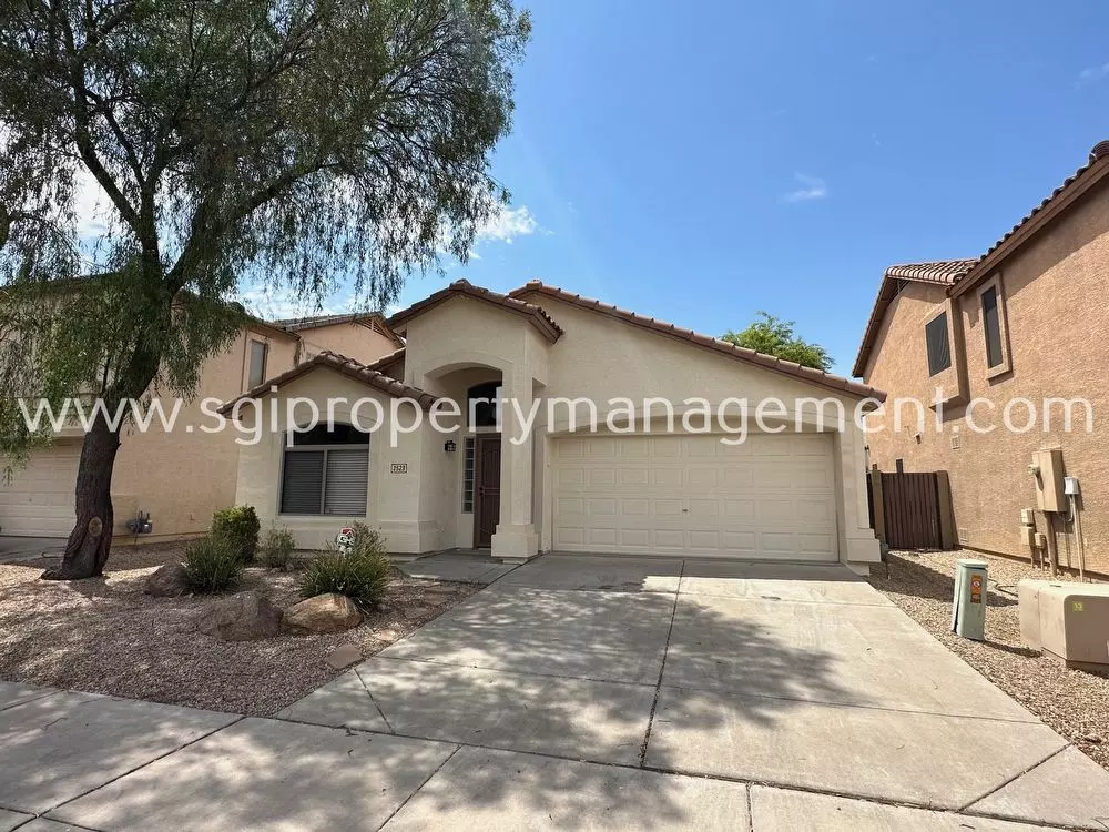 2523 West White Feather Lane, Phoenix, AZ 85085 photo 3