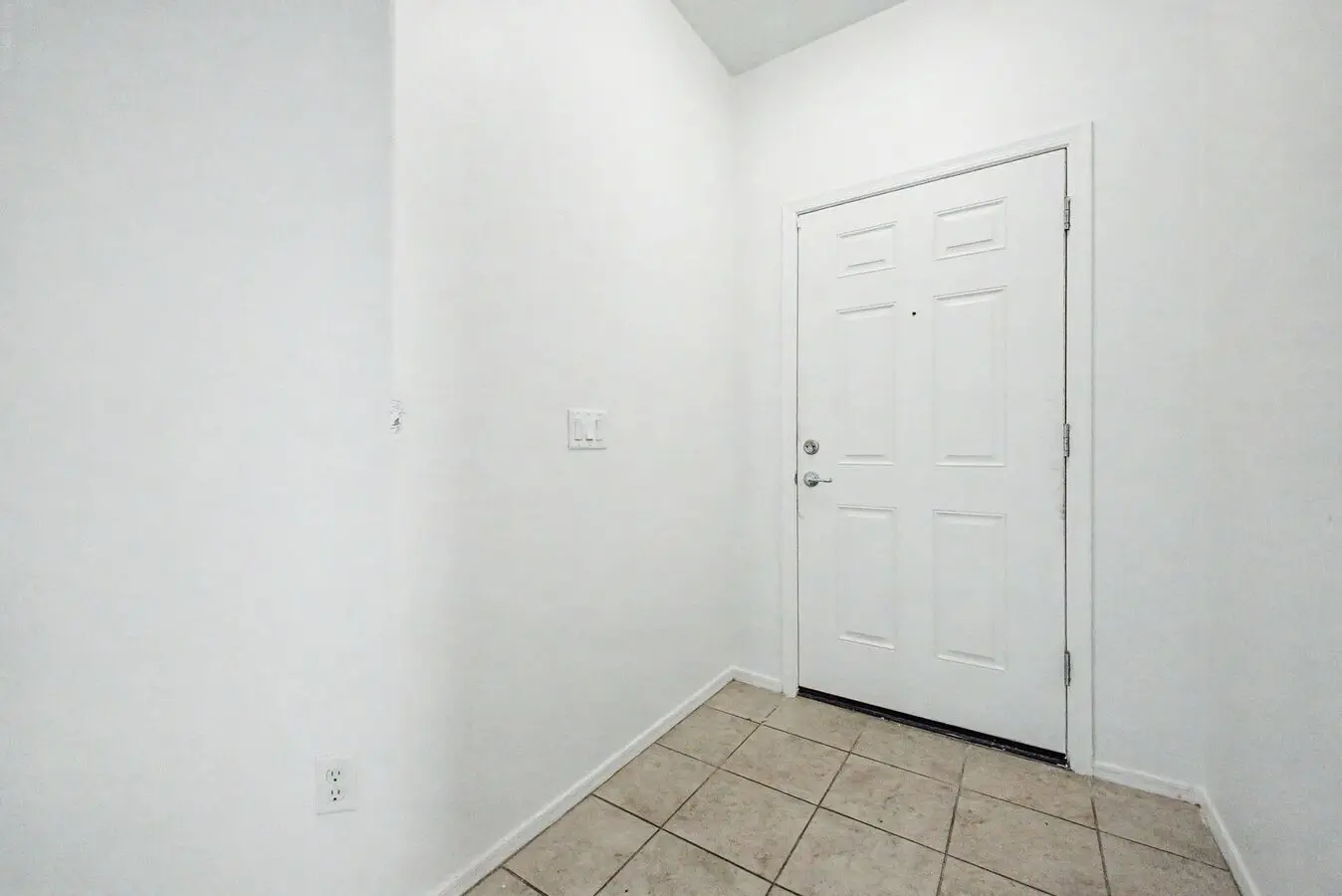 New Flooring 3 Bedroom 2 Bathroom In North Phoenix photo 5