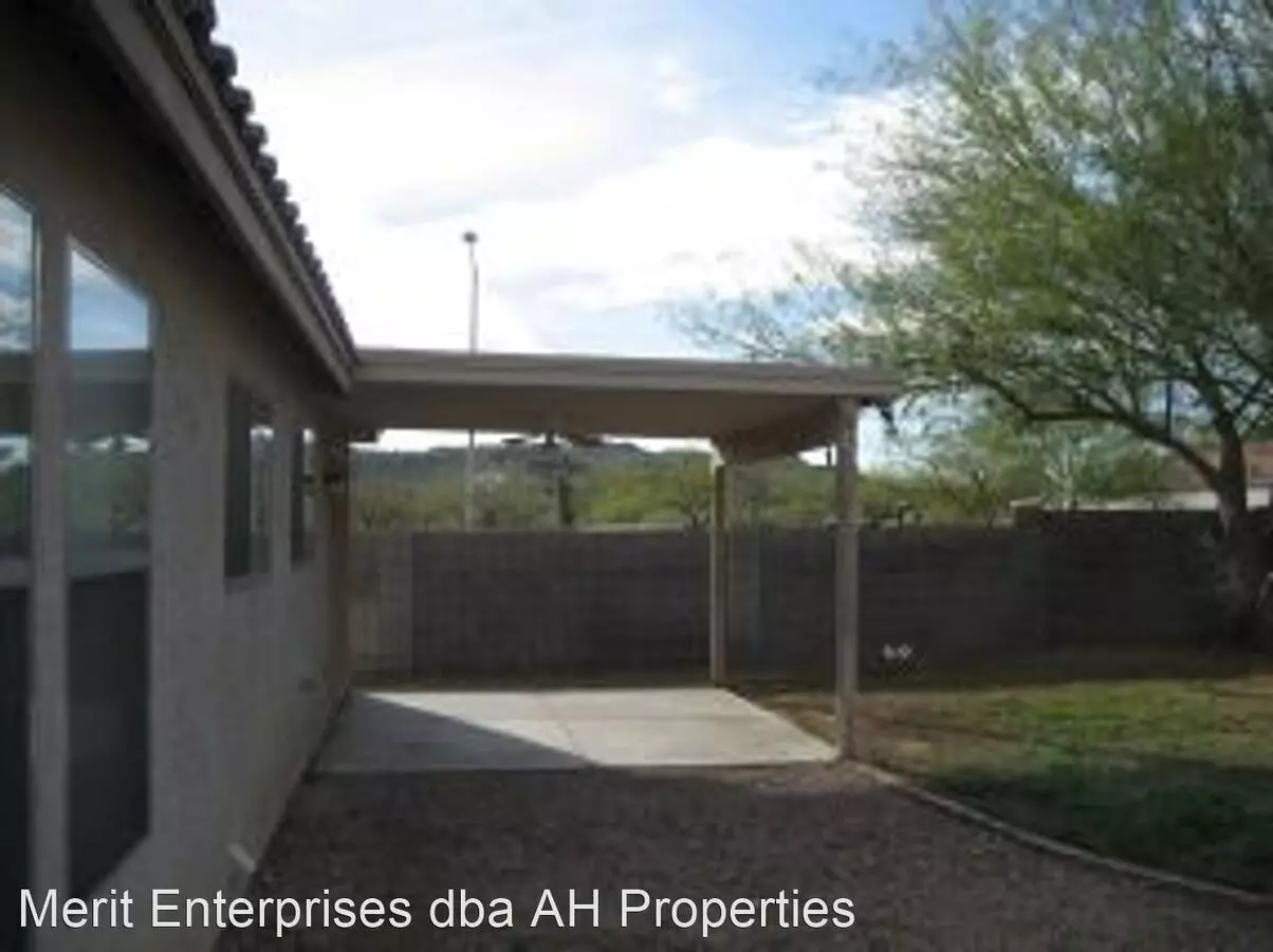 3232 W CAVEDALE DR photo 2
