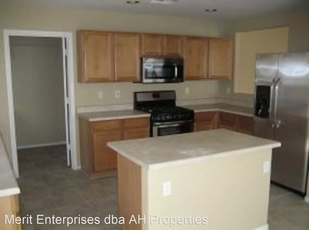 3232 W CAVEDALE DR photo 5