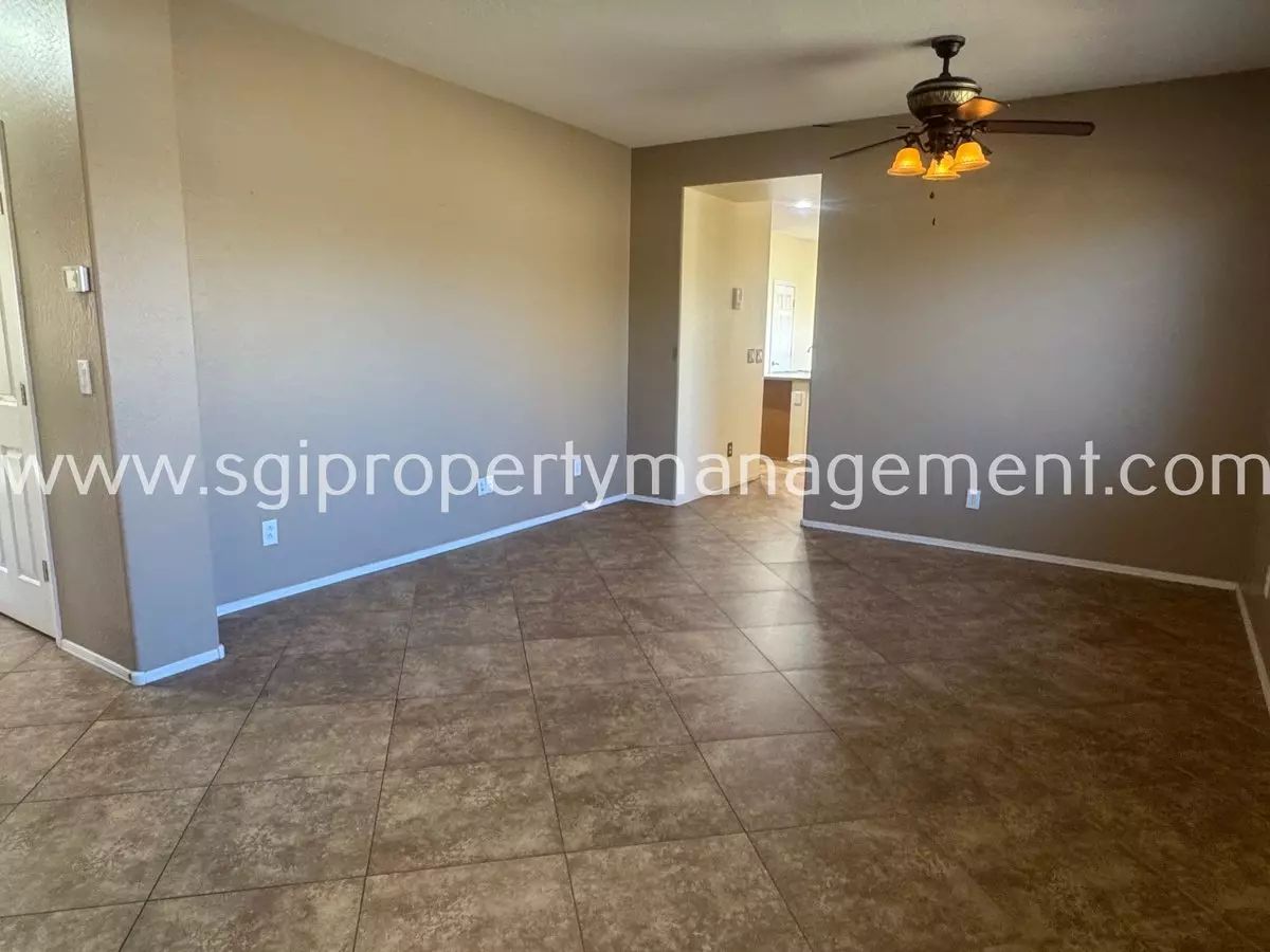 39820 North Mill Creek Court, Phoenix, AZ 85086 photo 4
