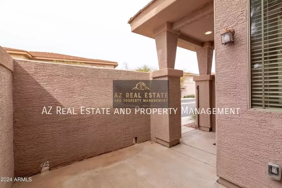 42424 North Gavilan Peak Parkway, Phoenix, AZ 85086 photo 2