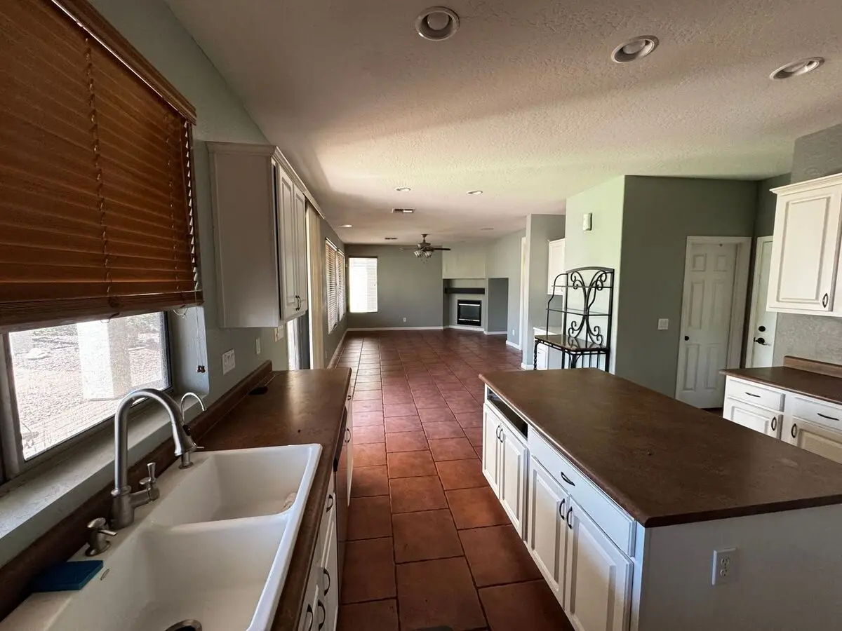 38730 N Integrity Trail Anthem, AZ 85086 photo 4