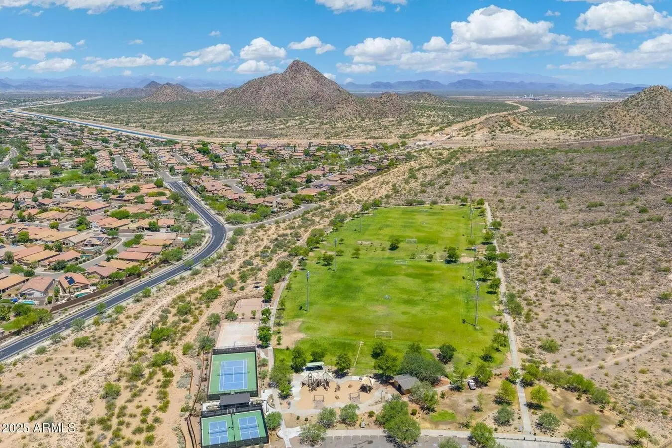 Gorgeous 4 Bed 3 Bath 3.5 Car Home + Den + Loft + Solar + Spa In Stetson Valley Community In North Phoenix photo 2