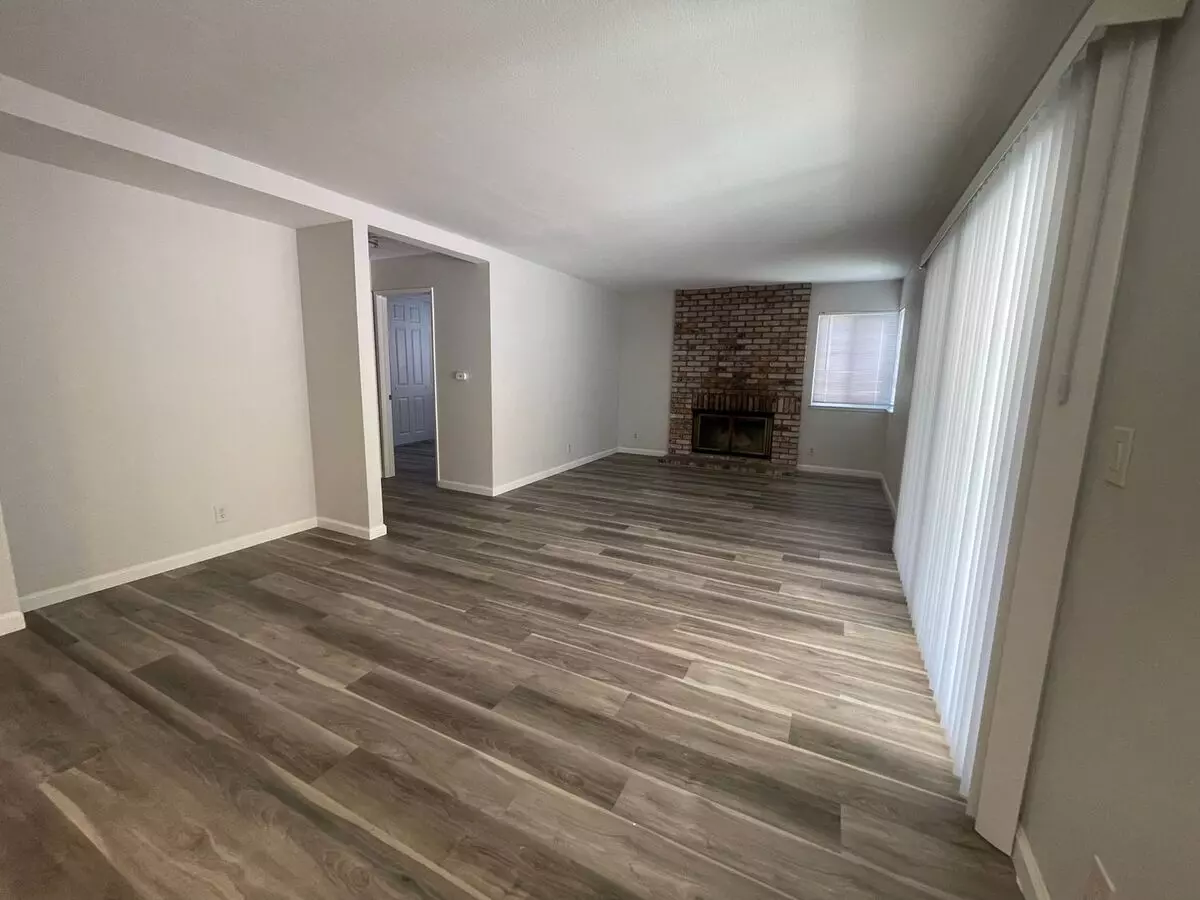 2700 Bluebell Cir photo 4