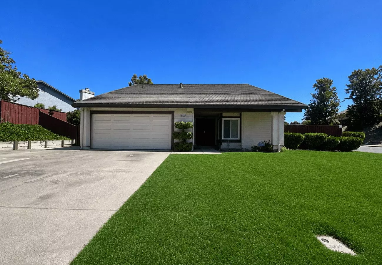 2700 Bluebell Cir photo 2