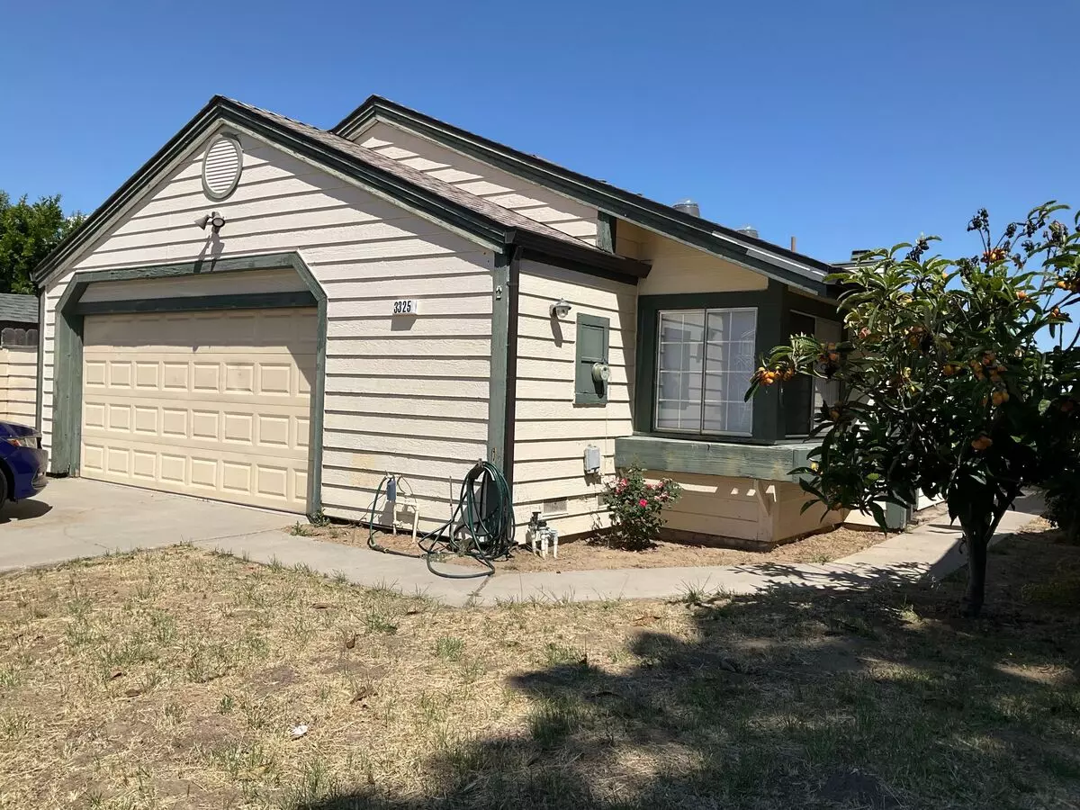 3325 Bellflower Dr photo 3