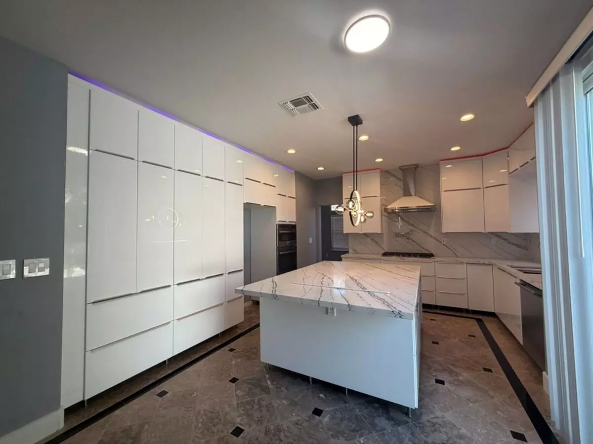 EPIC REA - Fully Renovated 5BR/3BA Home in Lone Tree Estates photo 3