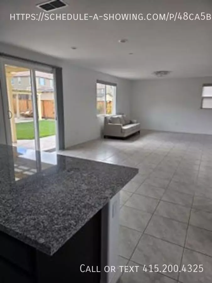 Modern 4-Bedroom Home in Antioch photo 4