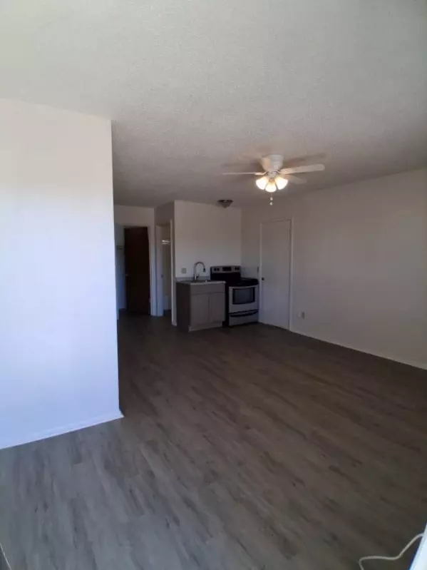 506 N San Marcos Dr photo 2