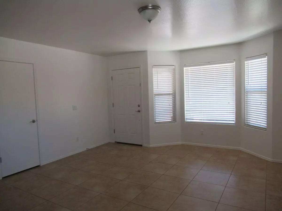 Spacious Home In Gated Community! photo 3