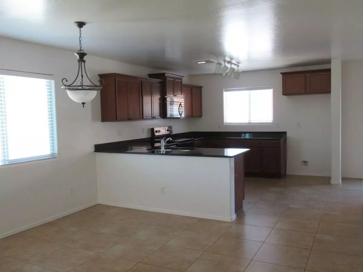 Spacious Home In Gated Community! photo 2
