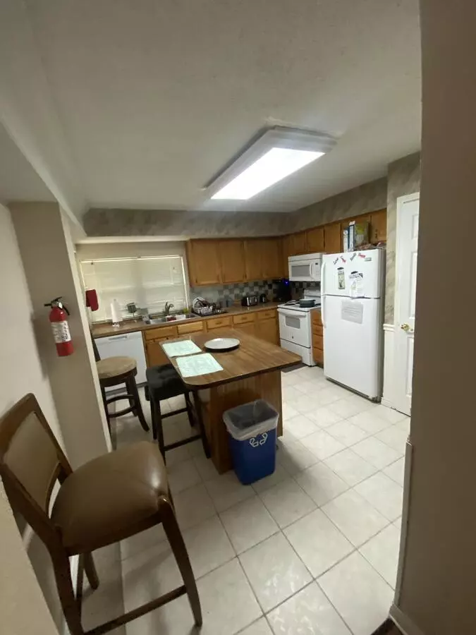 1204 Alisa Ln photo 3