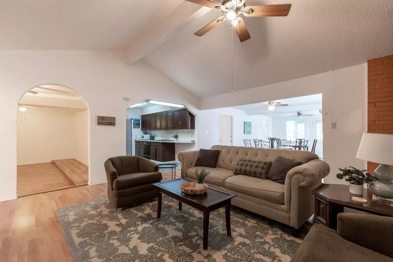 3105 Selfridge Drive, Arlington, TX 76014 photo 2