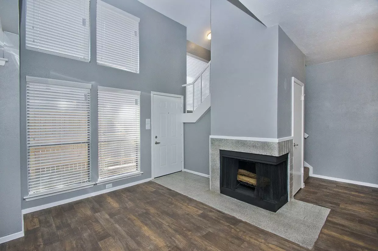 Woodbridge Townhomes photo 4