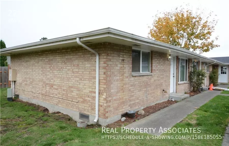 2217 F St photo 2