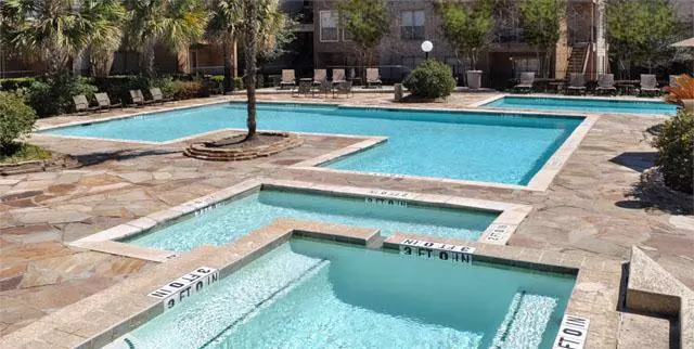 1040 Camino La Costa, Austin, TX 78752 photo 3
