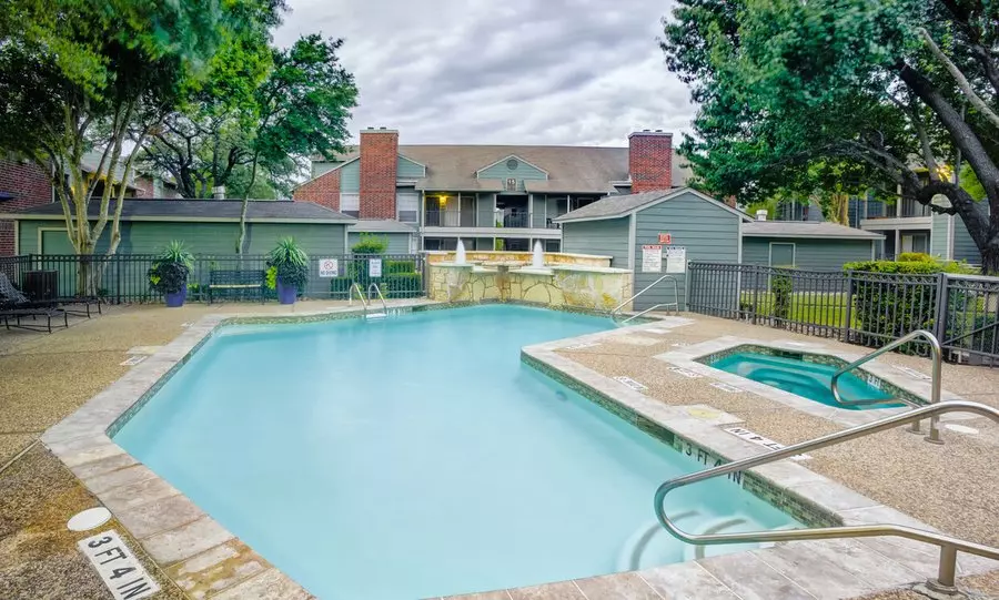 11606 Metric Boulevard, Austin, TX 78758 photo 2