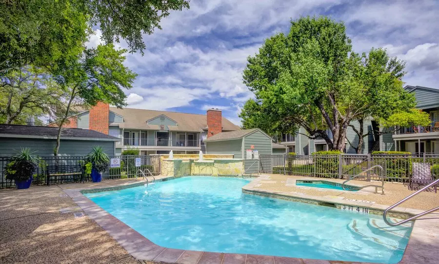 11606 Metric Boulevard, Austin, TX 78758 photo 3