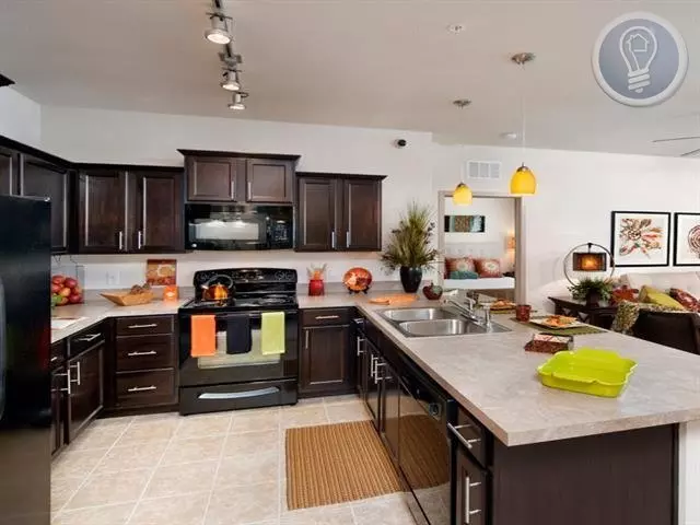 12554 Riata Trace Parkway, Austin, TX 78727 photo 4