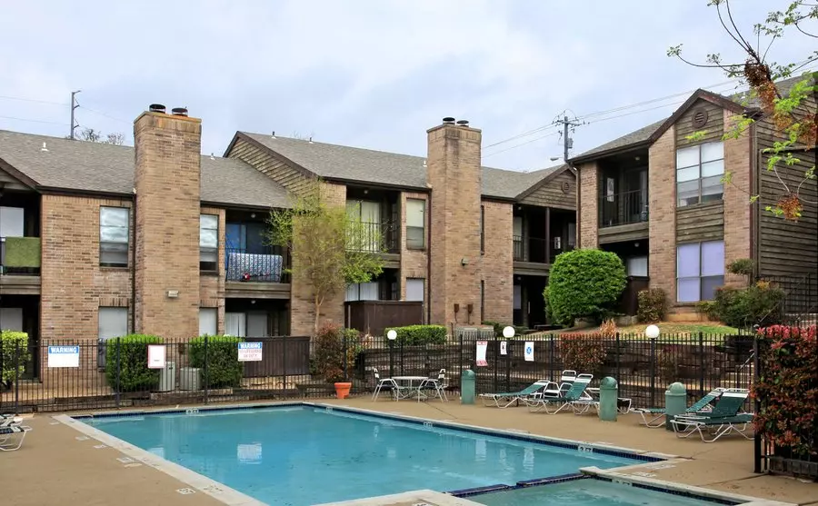 1607 East Anderson Lane, Austin, TX 78752 photo 3