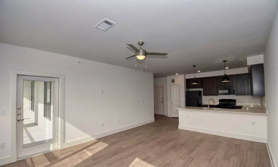 1644 East 2nd Street, Austin, TX 78702 photo 3